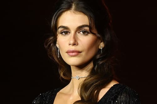 KAIA GERBER’DEN GÜZELLİK İLHAMI: DOĞAL, BRONZ VE SOFİSTİKE MAKYAJ